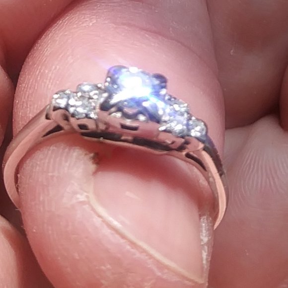 Diamond Ring with 14k White Gold, Certification Included - Picture 8 of 15